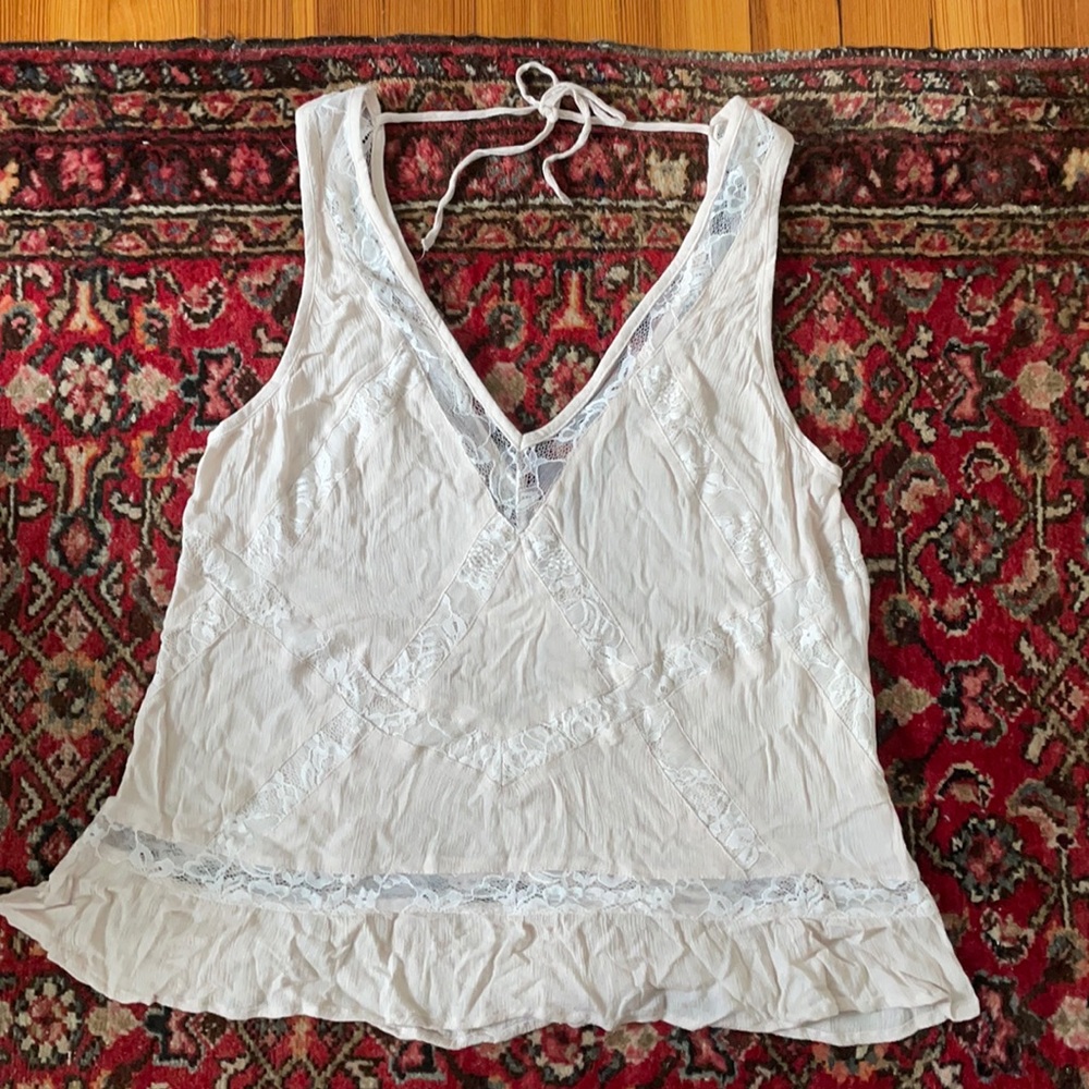 American Eagle Tank Top. Lace Detailing. Size M